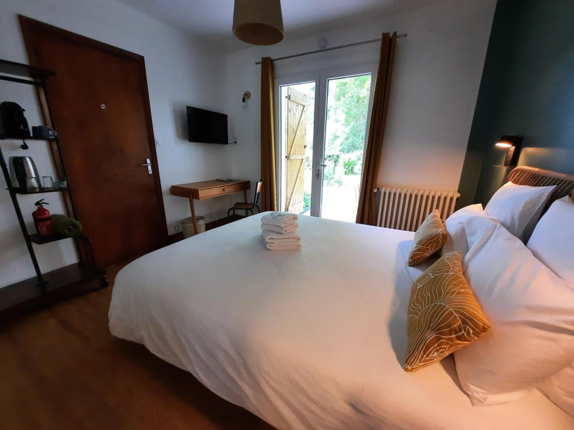 Bed and Breakfast Le Jardin De Moulis, Saint Girons, Ariege, Pyrenees, Exterior foto